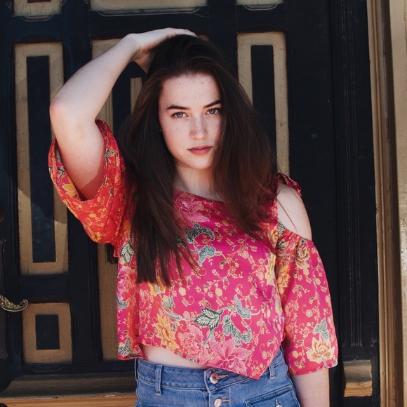 Meet your Posher, Alyssa - Picture 1 of 1